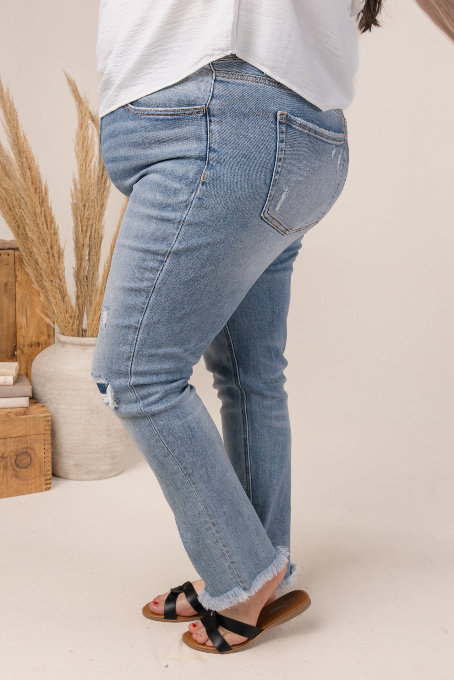 Lovervet by VERVET | Emma Mid Rise Crop Straight Leg Jeans