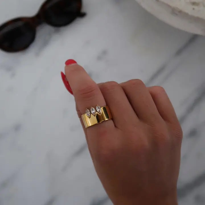 Holly Ring
