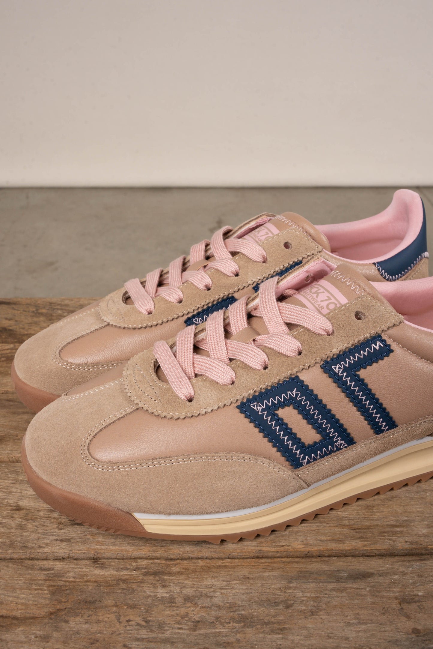 Back 70 | Jogger Suede Sneaker