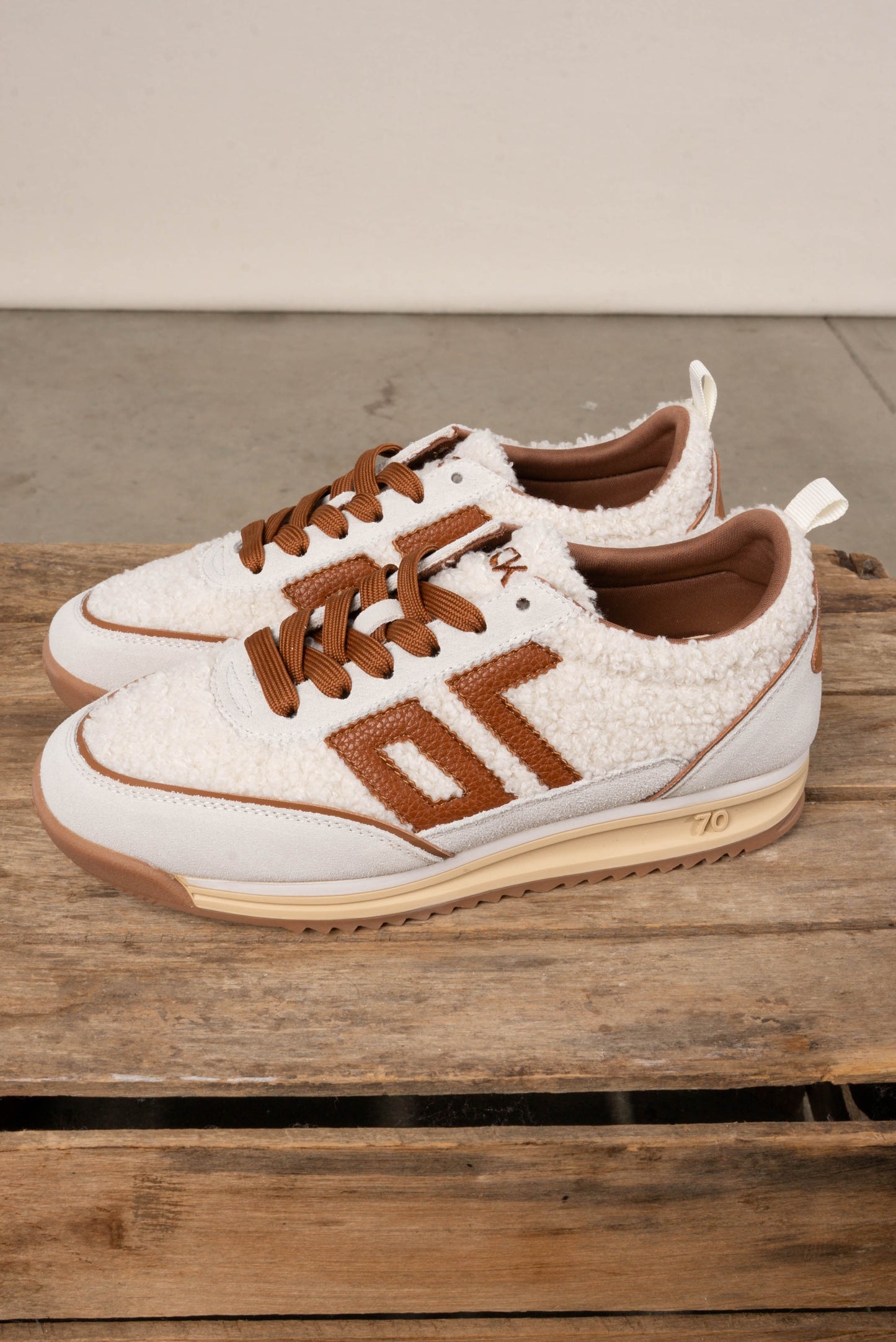 Back 70 | Jogger Suede Sneaker