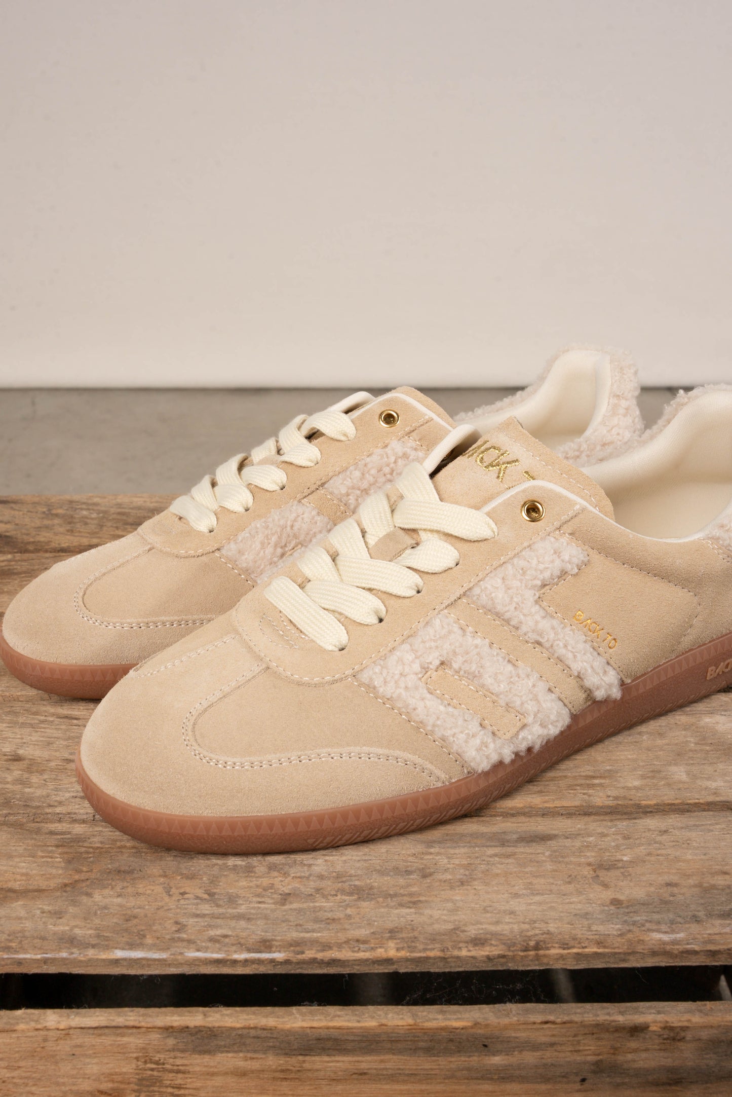 Back 70 | Cloud 6N Suede Sneaker