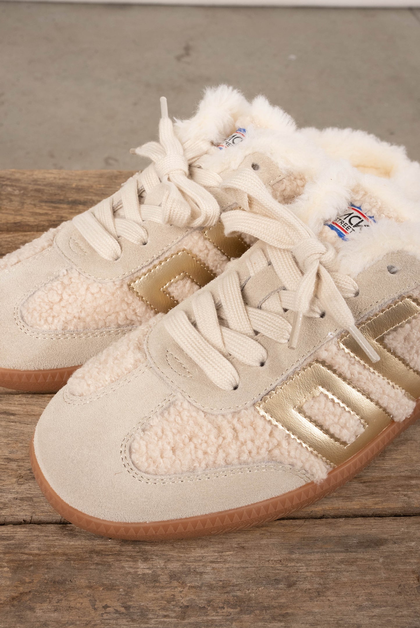Back 70 | Easter Backless Sneaker
