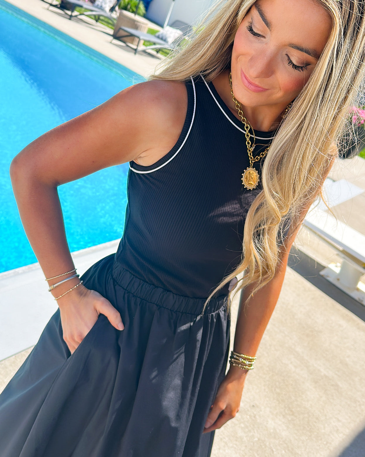 Twirl Worthy Contrast Piping Sleevless Maxi Dress
