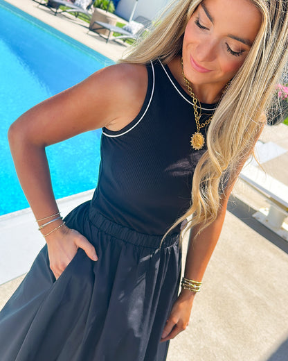 Twirl Worthy Contrast Piping Sleevless Maxi Dress