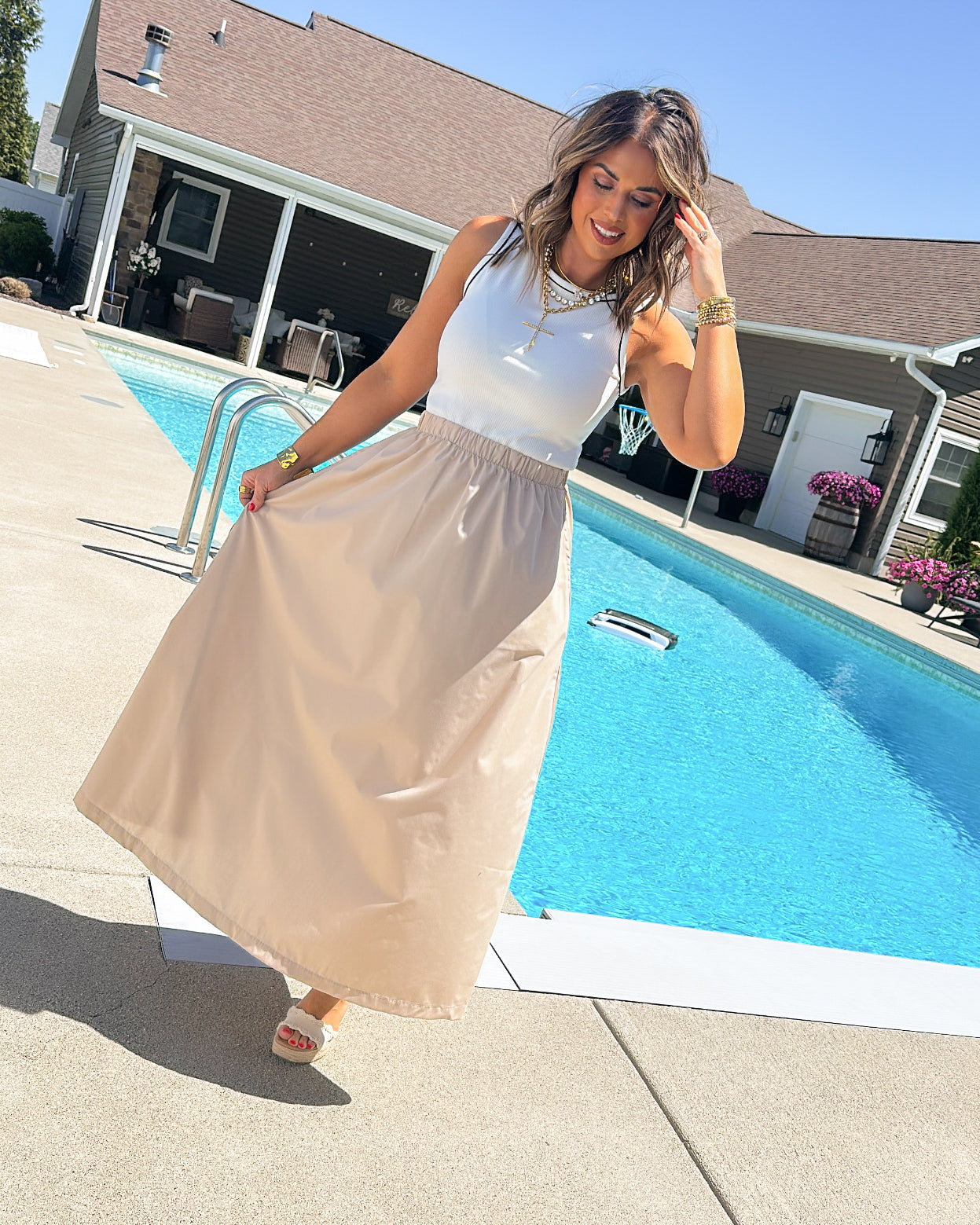 Twirl Worthy Contrast Piping Sleevless Maxi Dress